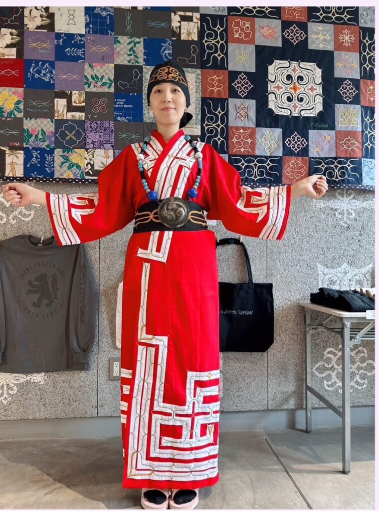 Try on Ainu traditional costumes for free in Porotomintar NOW!